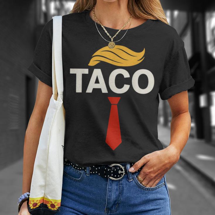 TACO トランプズ・オールウェイズ・チキン・アウト・タコス Tシャツ 彼女への贈り物