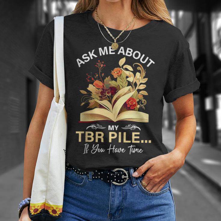 TBR Pile Bookworm Reading Books For a Book Lover T-Shirt Gifts for Her