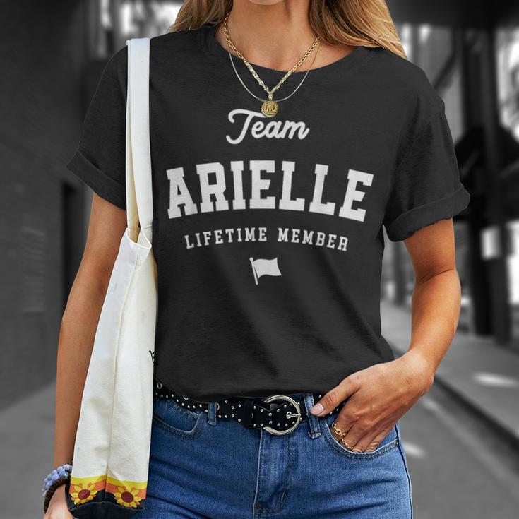 Team Arielle Lifetime Mitglied Lustiger Name Arielle T-Shirt Geschenke für Sie