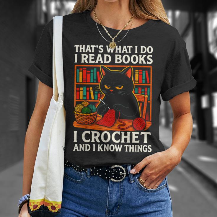 That's What I DO I Read Books Crochet Cat T-Shirt Gifts for Her
