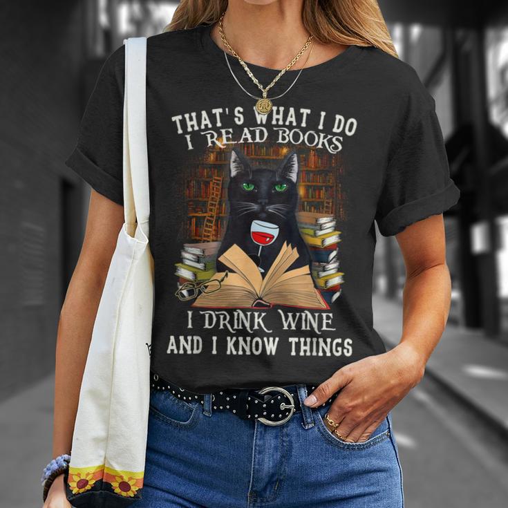 That's What I Do I Read Books I Drink Wine Cat Men Women T-Shirt Gifts for Her