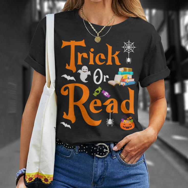 Trick Or Read Halloween Books Reading Lover Reader T-Shirt Gifts for Her