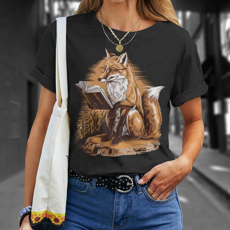 Wise Fox Reading A Book In Glasses T-Shirt Gifts for Her