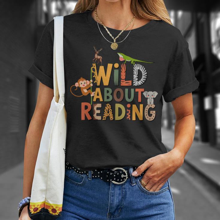 Women's Wild About Reading Book Animal Children's Book Lover Teacher T-Shirt Gifts for Her Women's Wild About Reading Book Animal Children's Book Lover Teacher T-Shirt Gifts for Her