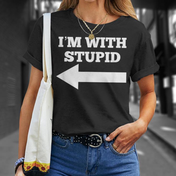 おかしい俺はバカと矢印が左向いてる Tシャツ 彼女への贈り物