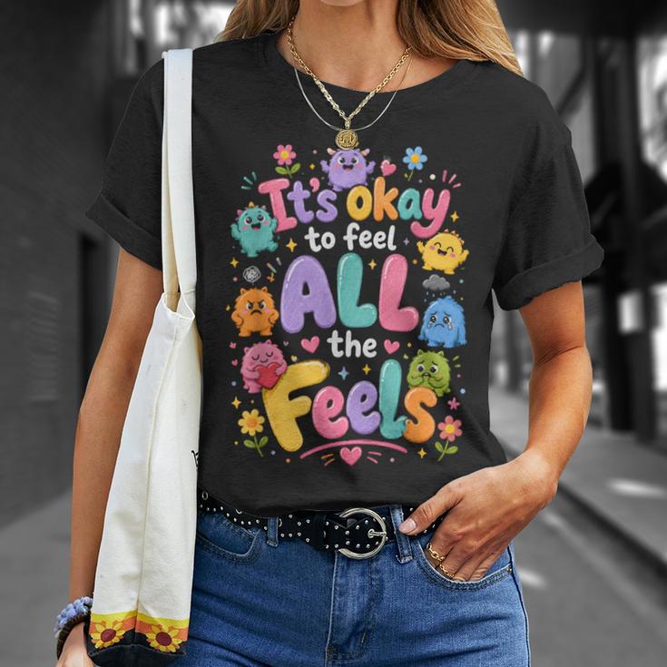 すべてが愛らしい感情的な認識を感じても大丈夫です Tシャツ 彼女への贈り物