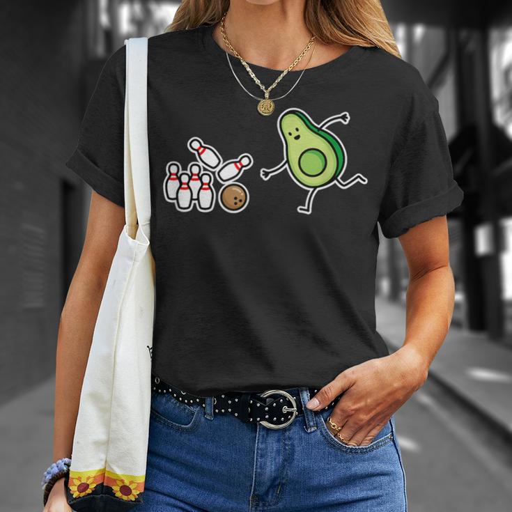アボカドピットケトビーガンでボウリングをする楽しいアボカド。 Tシャツ 彼女への贈り物