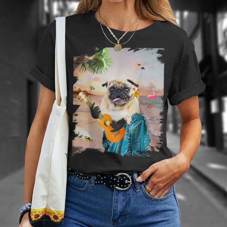 アロハ ハワイアン 犬 パグ ウクレレ ビーチ ファニー Tシャツ 彼女への贈り物