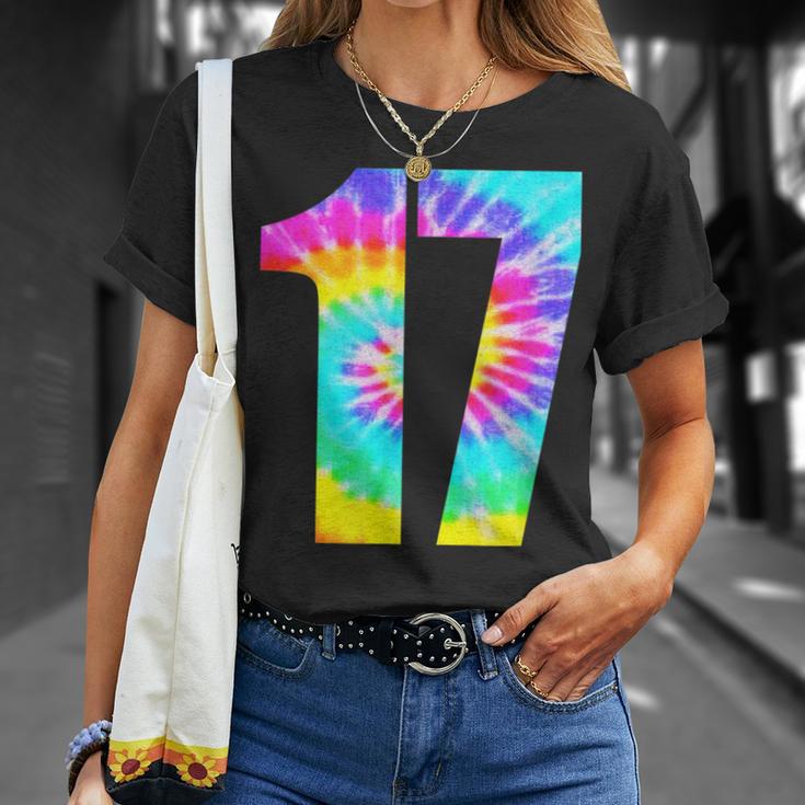 カラフルなタイダイ 17歳の誕生日または17番のチームイベント Tシャツ 彼女への贈り物