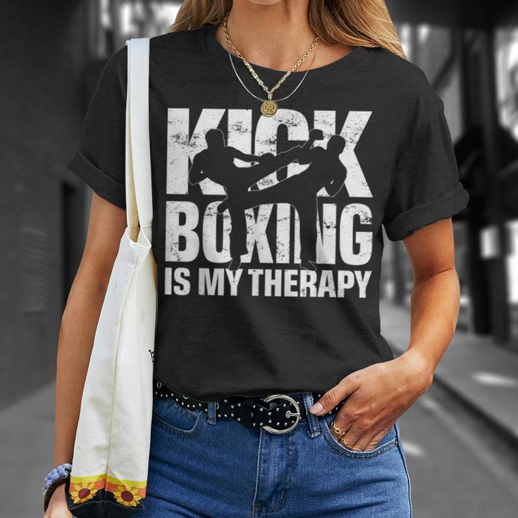 キックボクシングは私の治療法、キックボクシングの試合モチーフのキックボクサー Tシャツ 彼女への贈り物
