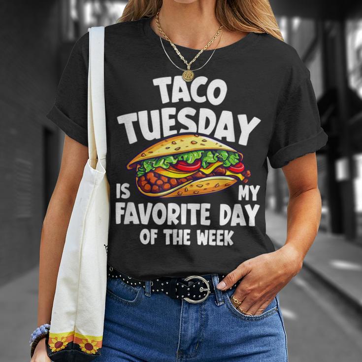 タコ・チューズデーは1週間のうちで一番好きな日 Taco Tuesday Is My Favorite Day Tシャツ 彼女への贈り物