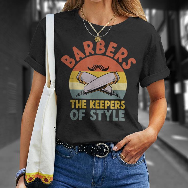 バーバーズスカルプティングの自信をすべての切り取ったヘアスタイルに。 Tシャツ 彼女への贈り物