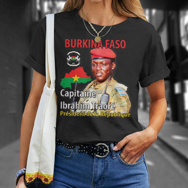 ブルキナファソ キャプテンイブラヒム・トラオレ 大統領 Tシャツ 彼女への贈り物