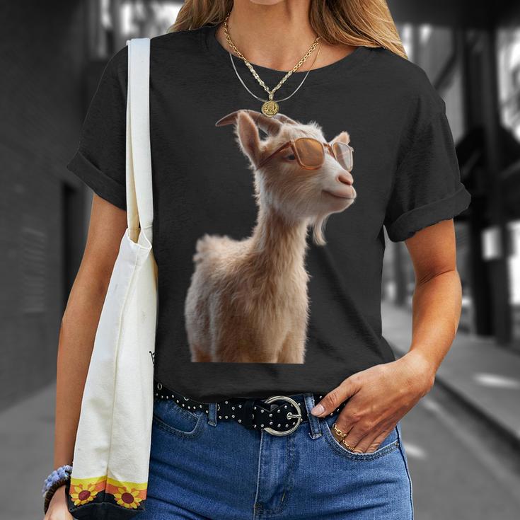ヤギ 家畜ヤギ 野生ヤギ アイベックス ヤギ 甘味ヤギ Tシャツ 彼女への贈り物