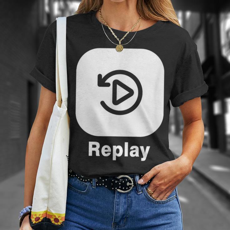 リプレイボタン Tシャツ 彼女への贈り物
