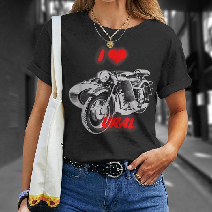 ロシアのレトロなオートバイ愛好家のためのi Love Ural Tシャツ 彼女への贈り物