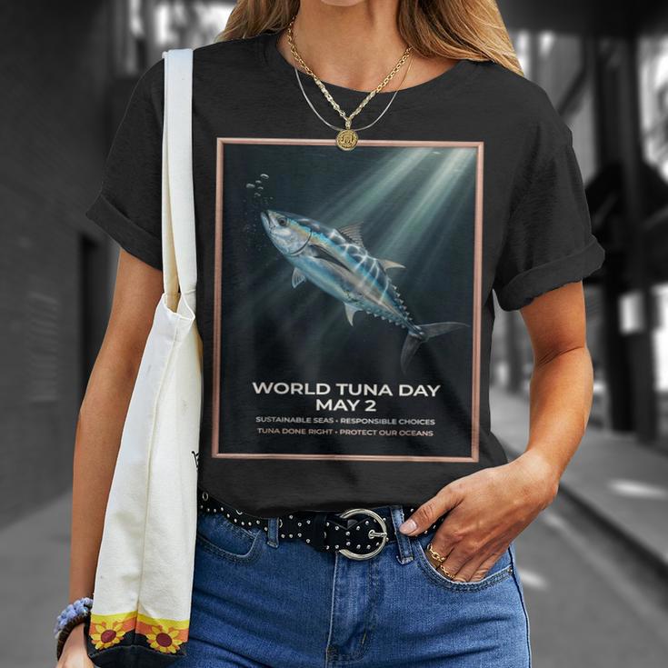 ヴィンテージブルーフィンツナ 5月2日世界デー Tシャツ 彼女への贈り物
