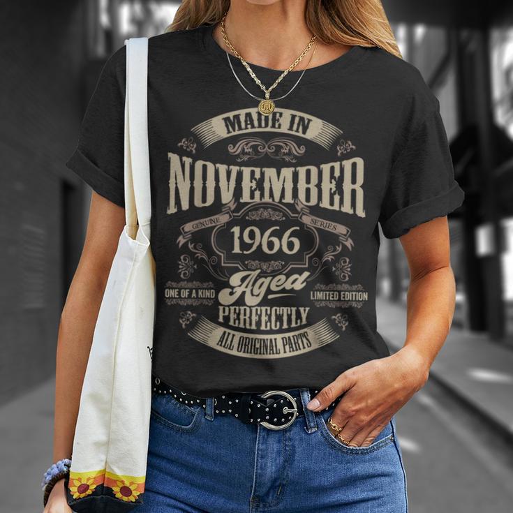 ヴィンテージ還暦伝説 1966年11月 60歳の贈り物 Tシャツ 彼女への贈り物