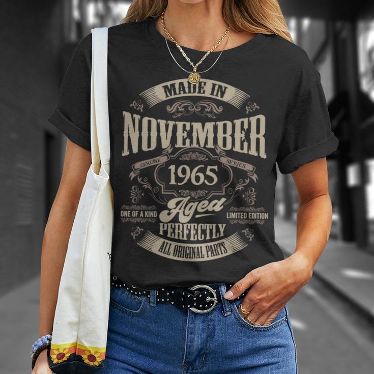 ヴィンテージ還暦祝い 1965年11月生まれ 60歳 長袖tシャツ Tシャツ 彼女への贈り物