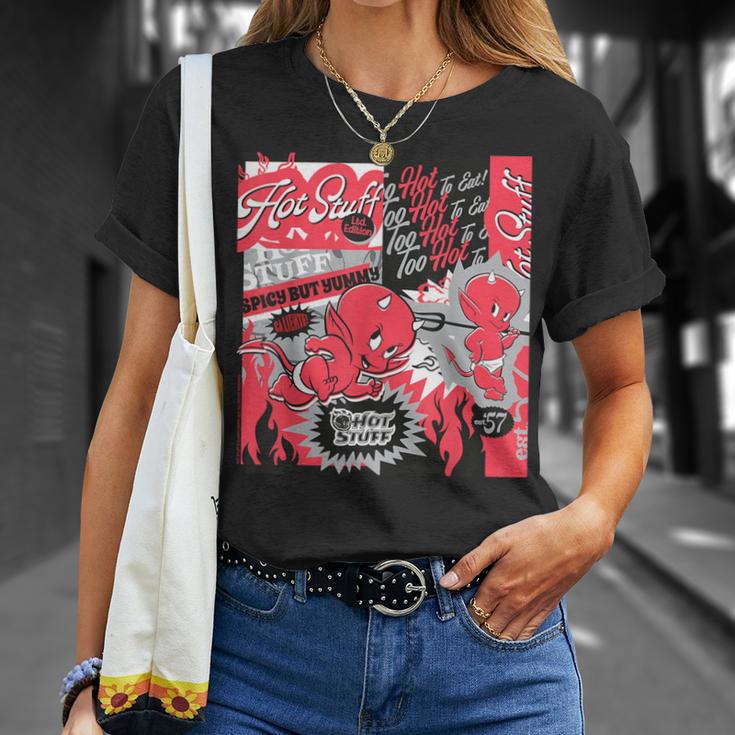 世界中のホットスタッフ。 Tシャツ 彼女への贈り物
