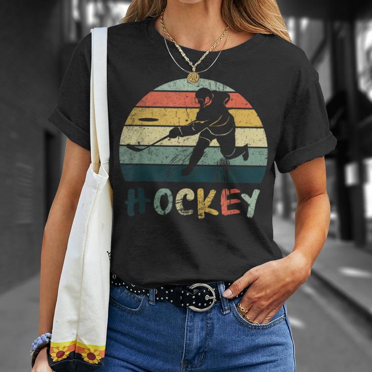 古典的なレトロなヴィンテージスタイルのアイスホッケーのtシャツストリートホッケー Tシャツ 彼女への贈り物