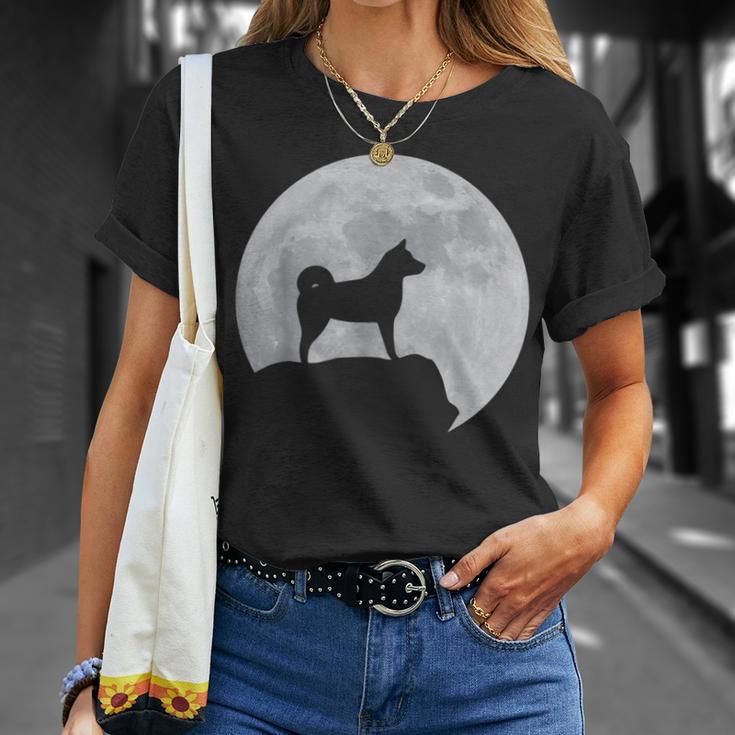 月と犬のシルエット-柴犬 Tシャツ 彼女への贈り物