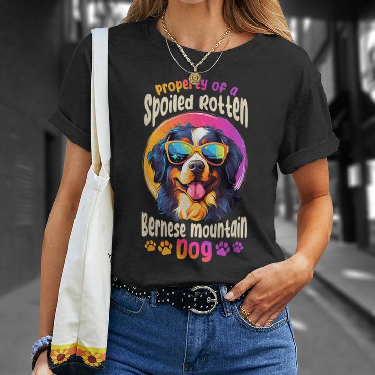 甘やかされて育った腐ったバーニーズマウンテンドッグ Tシャツ 彼女への贈り物