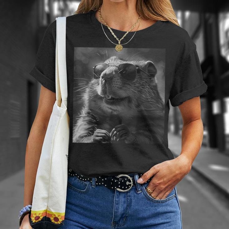生意気に笑うマーモット、面白い動物、面白いマーモット Tシャツ 彼女への贈り物