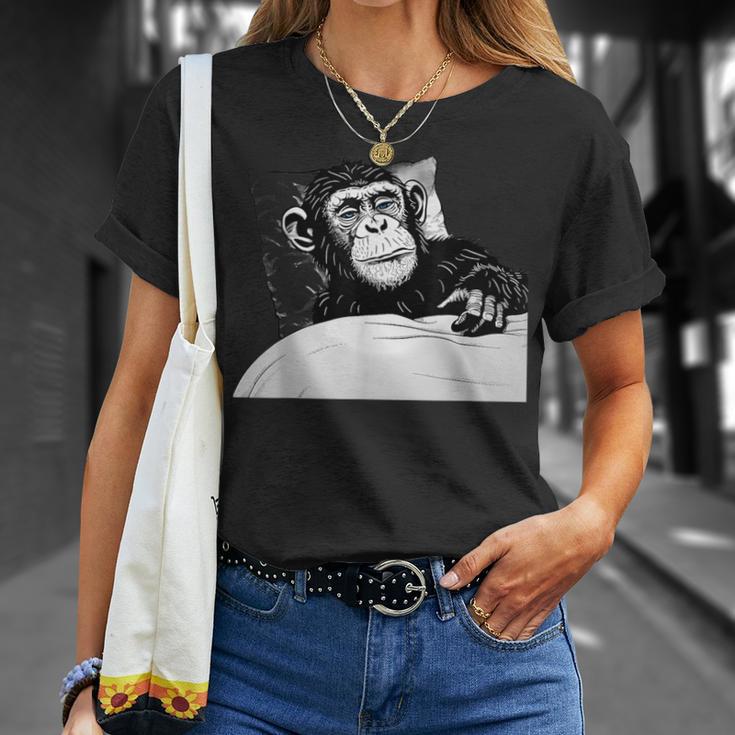 眠る猿 眠っている動物 眠る猿 昼寝 お昼 Tシャツ 彼女への贈り物