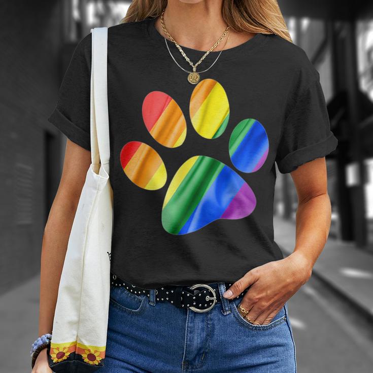 虹色の足跡プリント 犬 Tシャツ 彼女への贈り物