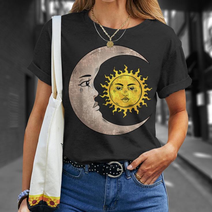 魔女 グランジ 美的 三日月 月 太陽 Tシャツ 彼女への贈り物