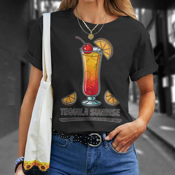 鮮やかなテキーラの日の出ドリンクイラスト Tシャツ 彼女への贈り物