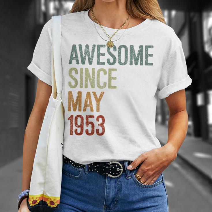 1953年5月以来素晴らしい誕生日。面白いレトロ。 Tシャツ 彼女への贈り物