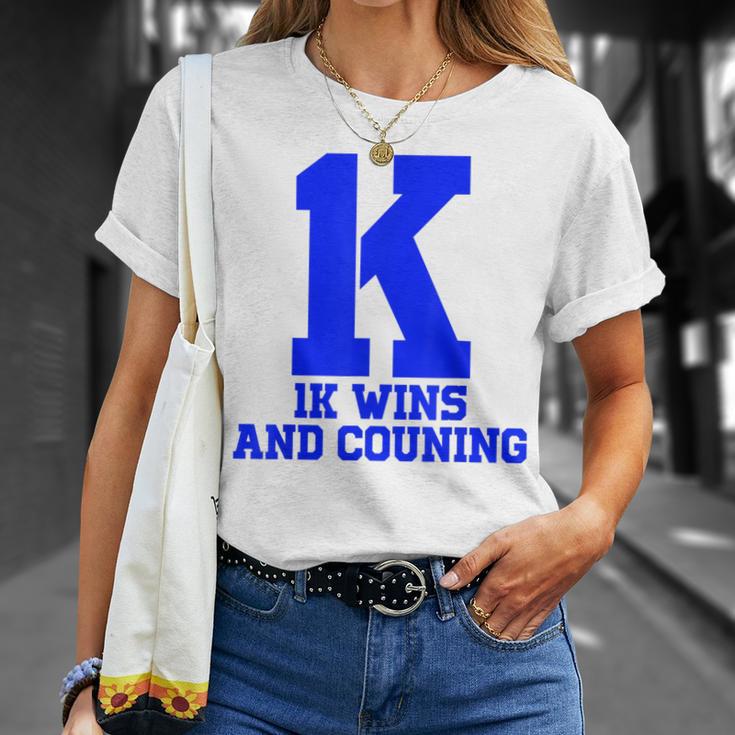 1Kコーチkボールドが勝ち、数え切れないほどのバスケットボール Tシャツ 彼女への贈り物
