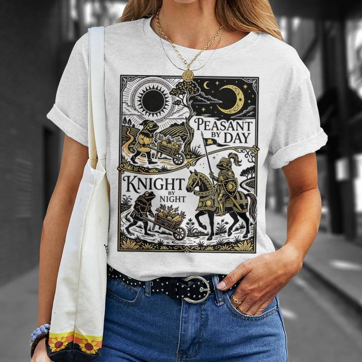 Peasant By Day Knight By Night ルネッサンスフェア ファニー カエル Tシャツ 彼女への贈り物