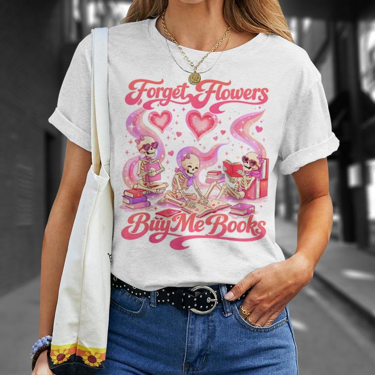 Valentines XOXO Book Lover Forgets Flowers Buys Me Books T-Shirt Gifts for Her Valentines XOXO Book Lover Forgets Flowers Buys Me Books T-Shirt Gifts for Her