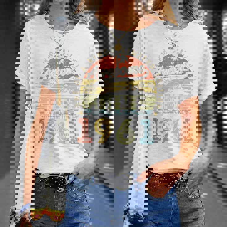 オンバック 65 限定版 1961年6月65日 誕生日 Tシャツ 彼女への贈り物