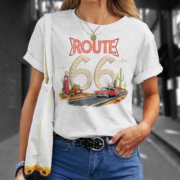 クラシック レトロ ルート66 砂漠の情景 赤 ヴィンテージ 車 Tシャツ 彼女への贈り物