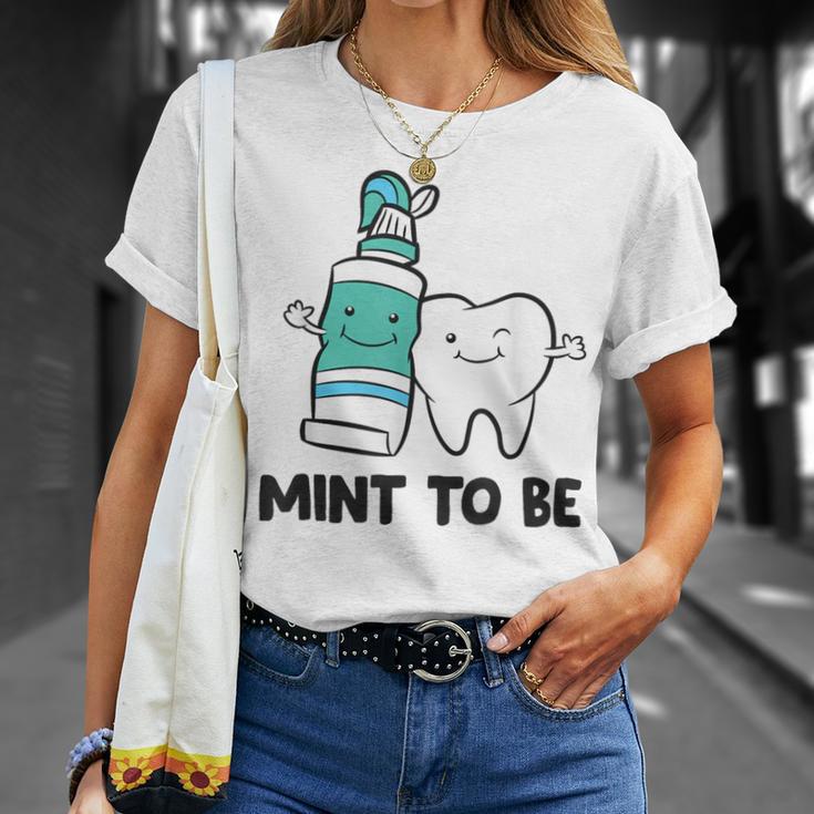 歯科医 衛生士 歯磨き粉 ミント To Be歯磨き粉 Tシャツ 彼女への贈り物