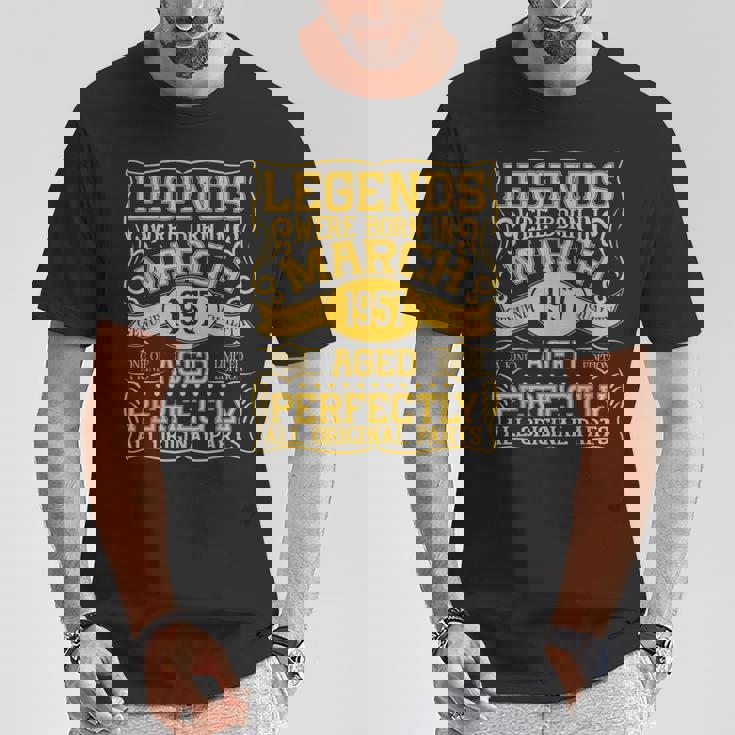 69歳の誕生日伝説は1957年3月に誕生しました。 Tシャツ 面白い贈り物