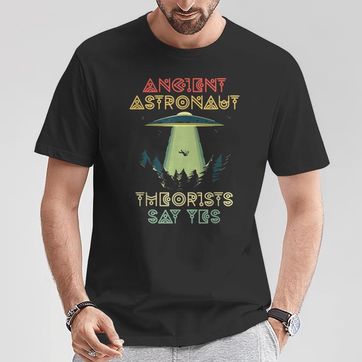 Ancient Astronaut Theoristsay Yes Alien Head Theorist Tシャツ 面白い贈り物