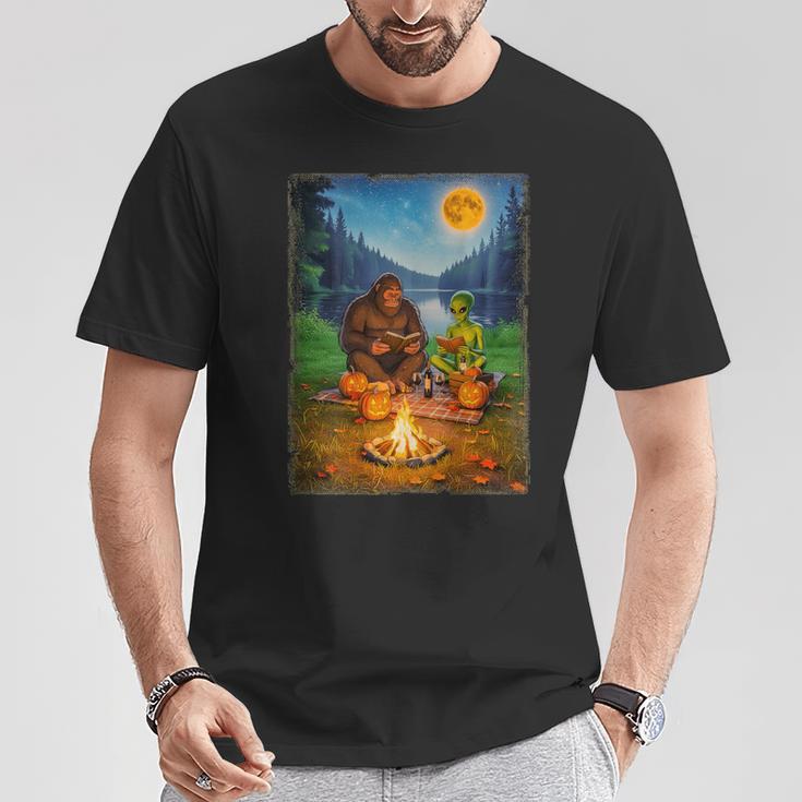 Bigfoot And Alien Reading Books Campfire Halloween T-Shirt Unique Gifts Bigfoot And Alien Reading Books Campfire Halloween T-Shirt Unique Gifts