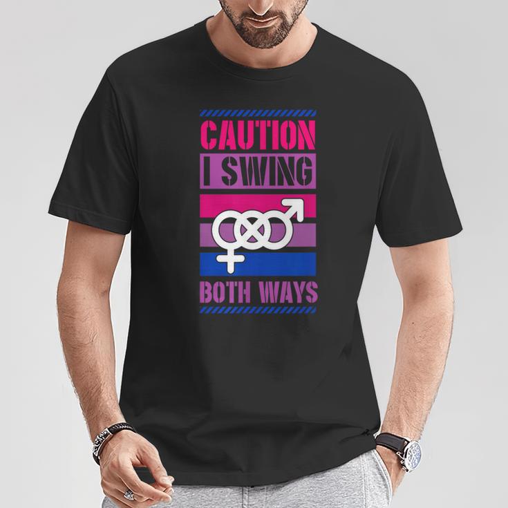 Caution Iwing Both Ways バイセクシャル プライド ジョーク Tシャツ 面白い贈り物