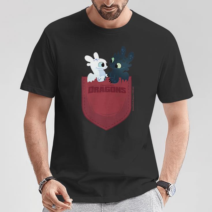 Dreamworks Dragons Light Fury & Night Fury Faux Pocket Tシャツ 面白い贈り物