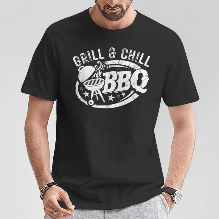 Grill And Chill おもしろbbqバーベキューシェフ 肉料理人 Tシャツ 面白い贈り物