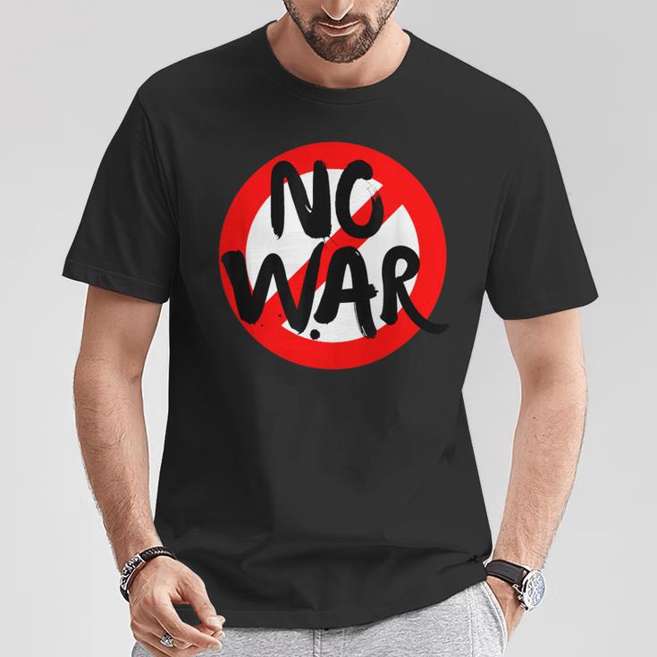 No War、アンチウォーデーストップサイン、スプレーペイント、No War。 Tシャツ 面白い贈り物