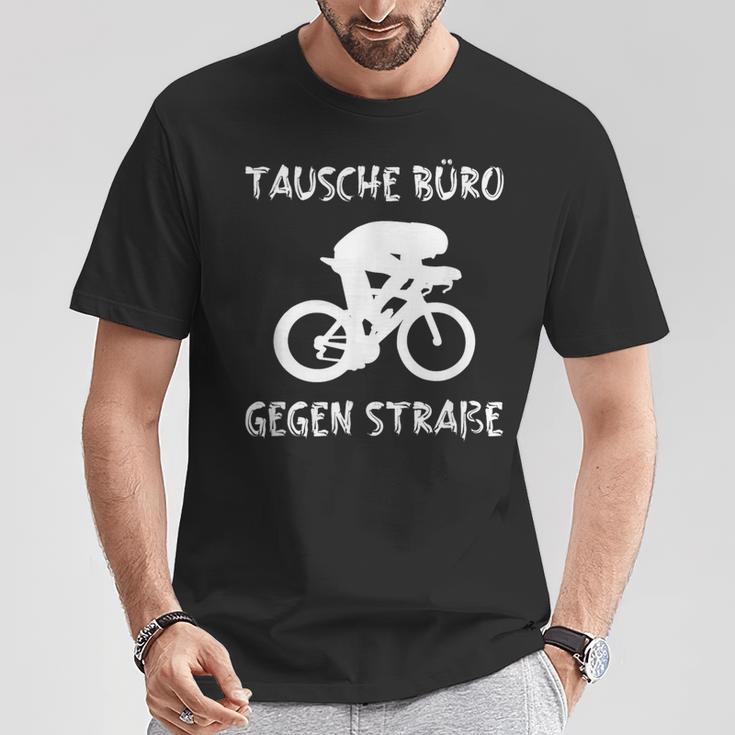 Triathlete Office Against Road Bike ランニング トライアスロンスポーツ Tシャツ 面白い贈り物