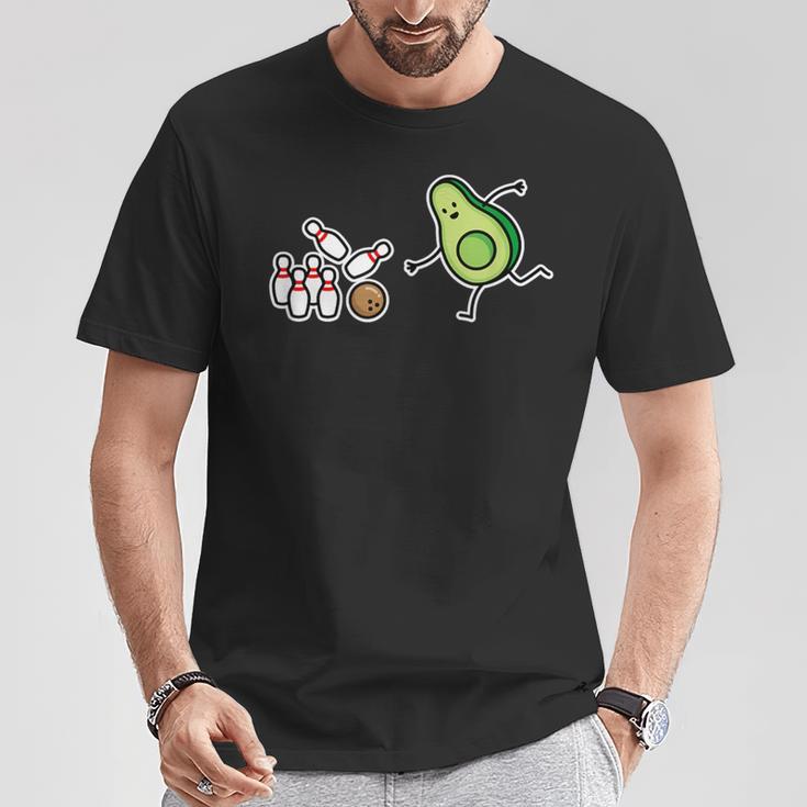 アボカドピットケトビーガンでボウリングをする楽しいアボカド。 Tシャツ 面白い贈り物