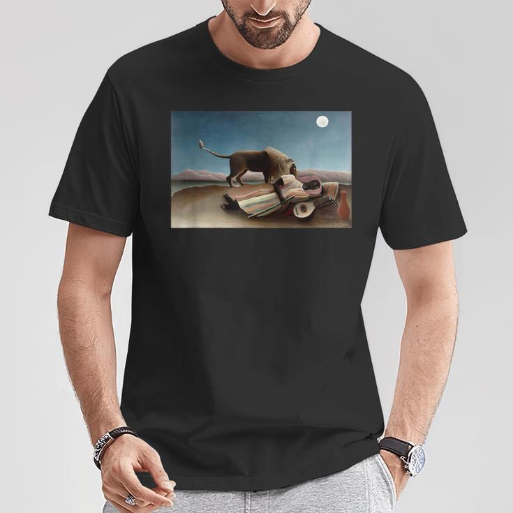 アンリ・ルソー作「眠れるジプシー」1897 Tシャツ 面白い贈り物
