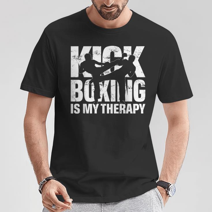 キックボクシングは私の治療法、キックボクシングの試合モチーフのキックボクサー Tシャツ 面白い贈り物